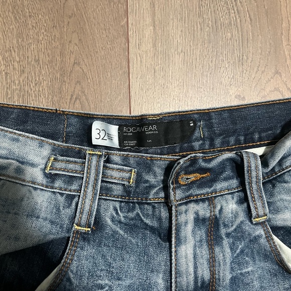 ROCA WEAR JEAN SHORTS - Picture 4 of 4